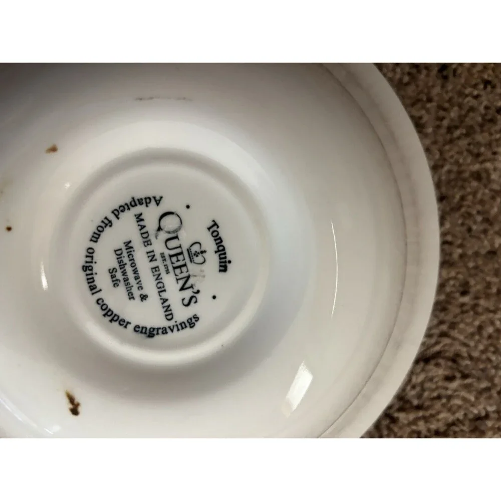 Queens Churchill Blue White Tonquin Vegetable Serving Bowl 9” Diameter